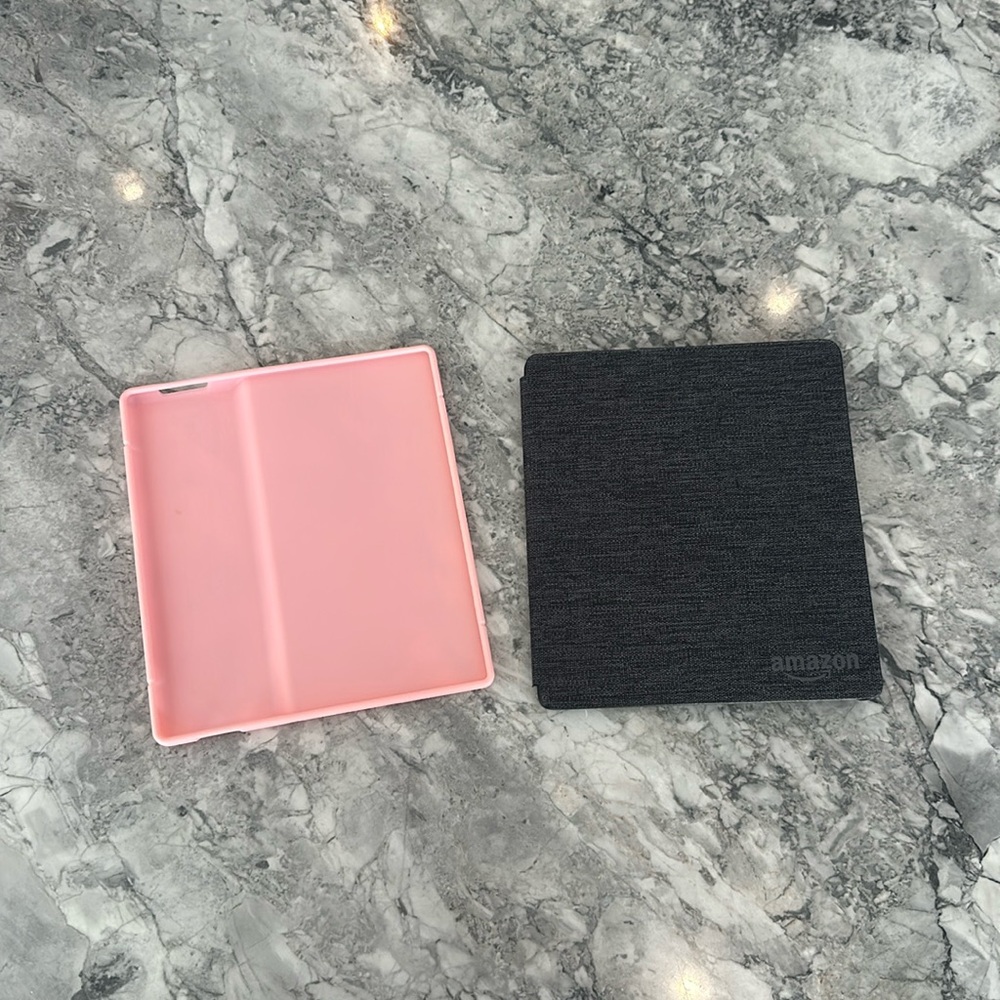 Kindle Oasis 10th generation covers, set of two